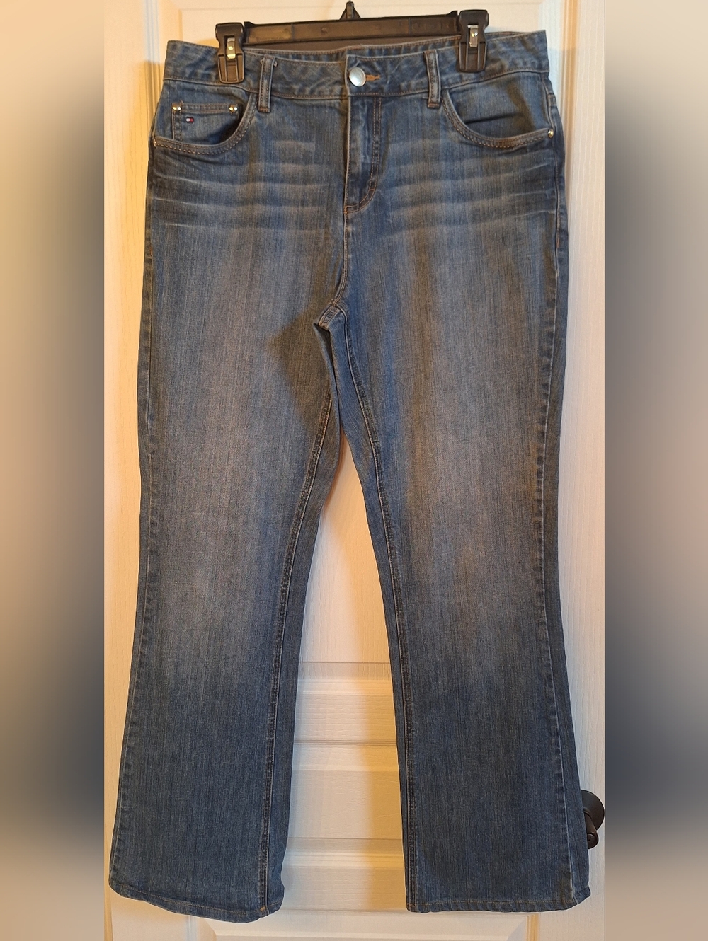 Tommy Hilfiger Women's Medium Blue Flare Jeans